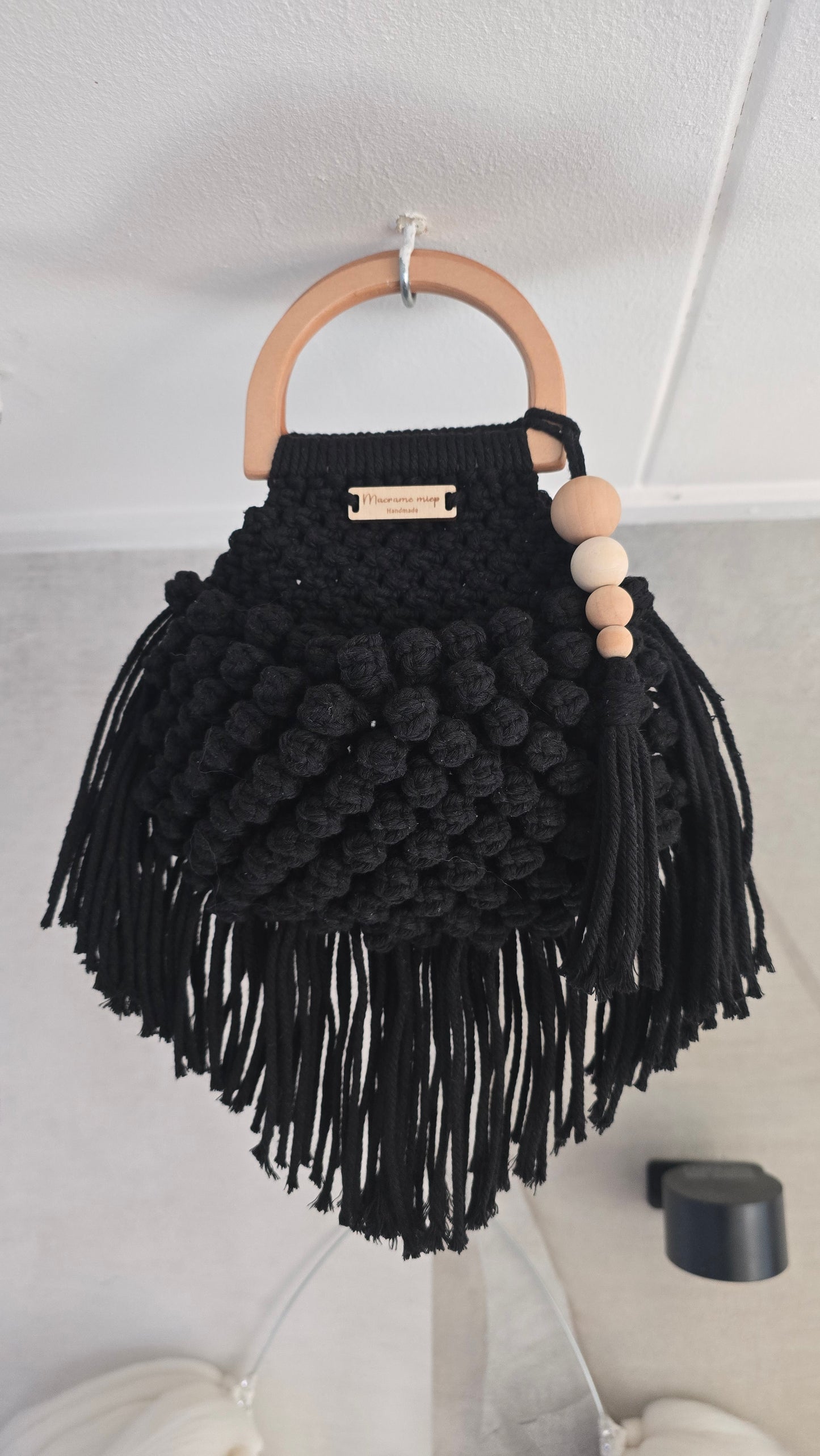 Handtas met houten handgreep